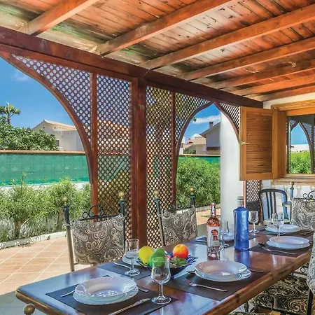 Sleeps 6 Wifi